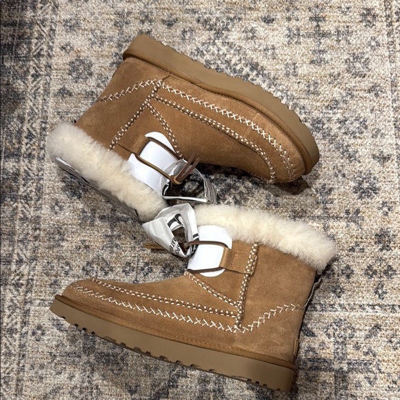 UGG Mini Alpine NWB - Picture 1 of 6